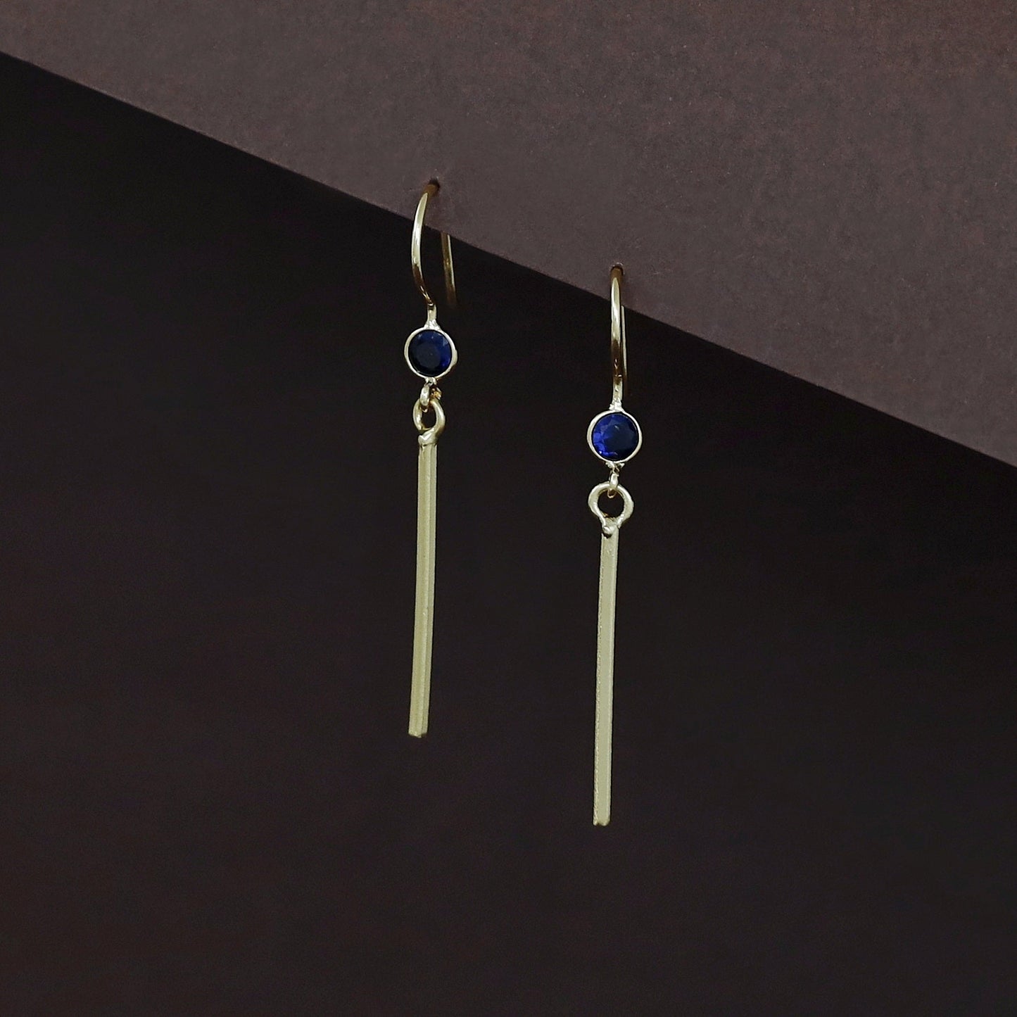 Golden Sticky Glossy Round Drop